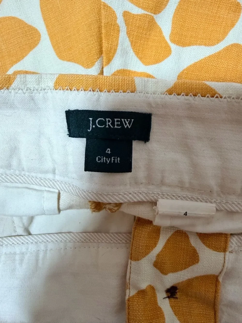 J. Crew Giraffe Print Women's City Fit Shorts Size 4 Yellow Gold Cotton Low Rise